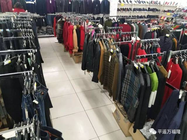 【萬(wàn)福隆超市】迎新年，服裝鞋買三免一，超值優(yōu)惠震撼來(lái)襲！